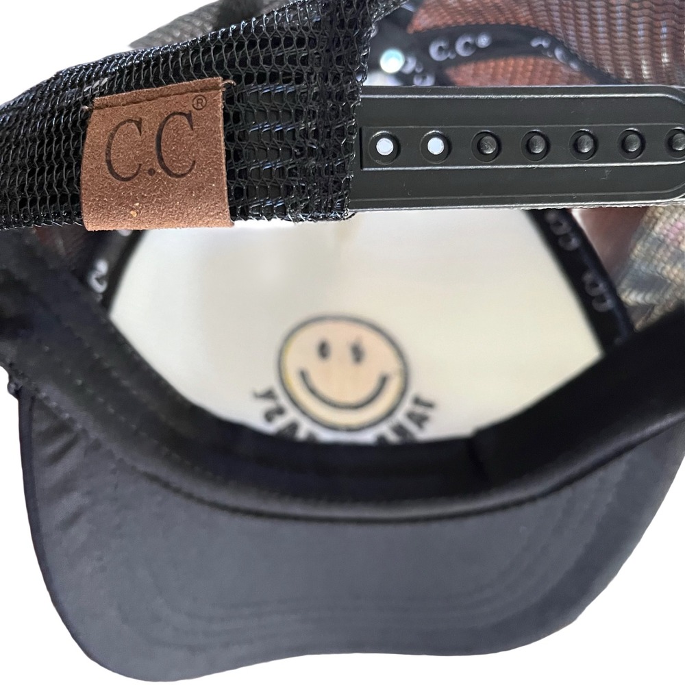 C.C. Smiley Face Trucker Hat Women‎ OS Black White NEW Daisy Chain Take It Easy - Picture 5 of 7